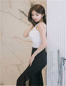 《同房交换4p好爽-日本丰满大乳大屁股A片》