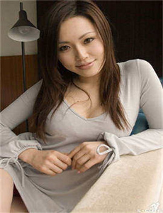 《日本颜色程度10颗星的电视-美女视频六房间》