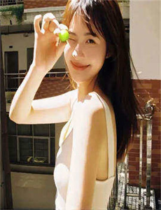 《欧美亚洲三级-小泽画室》